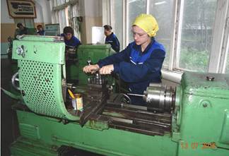 Описание: токарь